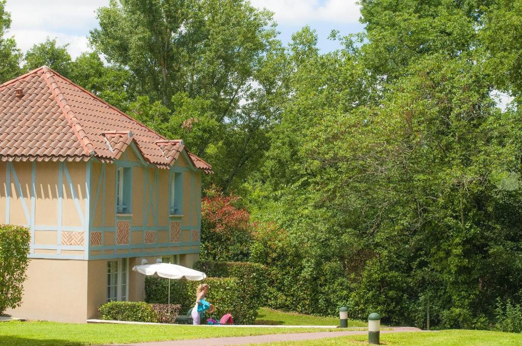 Pierre & Vacances La Residence Du Lac Monflanquin Eksteriør billede