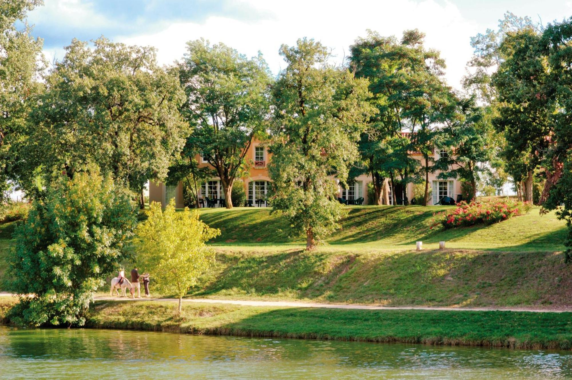 Pierre & Vacances La Residence Du Lac Monflanquin Eksteriør billede